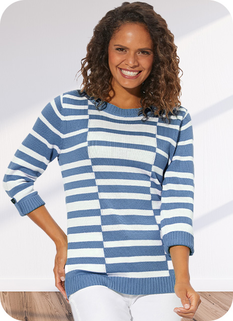 Woman wearing Printed 3/4 Sleeve Sweater.