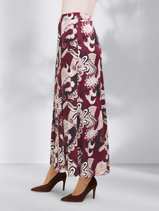 Women wearing the sand-bordeaux-printed panel maxi skirt.